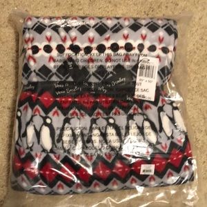 Vera Bradley Throw Blanket “Penguins” New sealed in Plastic 80x50